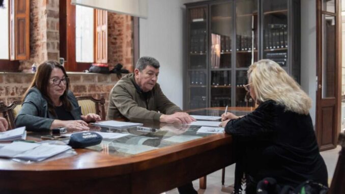 Más de 20 familias del departamento Paraná recibieron las escrituras de sus viviendas
