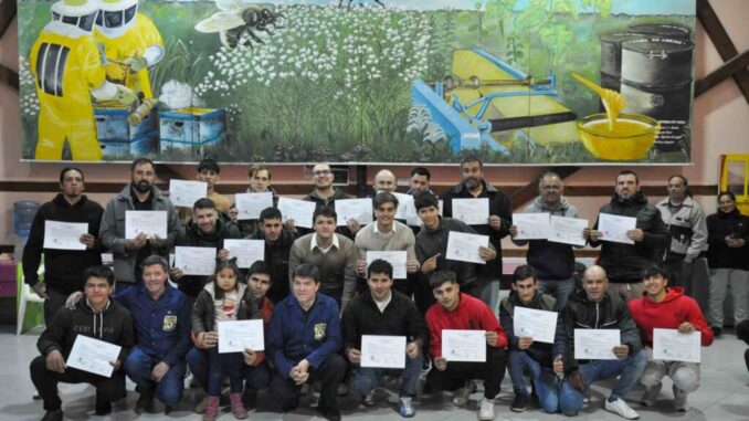 En Maciá se entregaron certificados de cursos de oficios realizados en Aula Taller Móvil