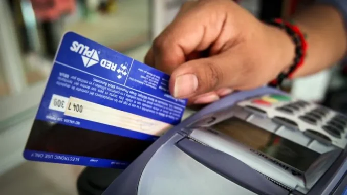 Más de 11,3 millones de argentinos con ingresos está endeudado con entidades financieras o bancos