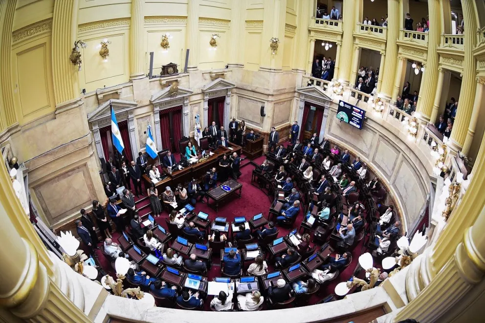 Senadores cobrarán casi $12 millones y vuelve la polémica por las dietas