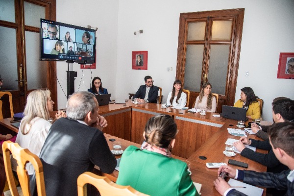 La Mesa Interinstitucional avanza en el análisis técnico y en nuevos acuerdos para mejorar la alimentación escolar